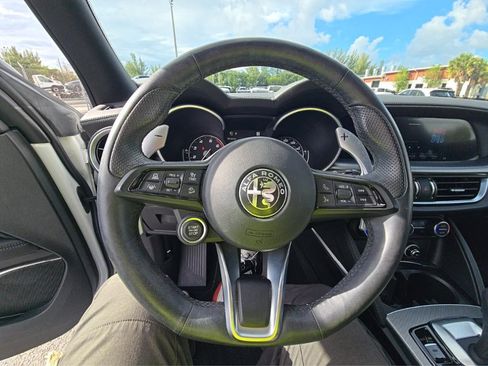 Used 2023 Alfa Romeo Stelvio Veloce AWD/4WD image 23