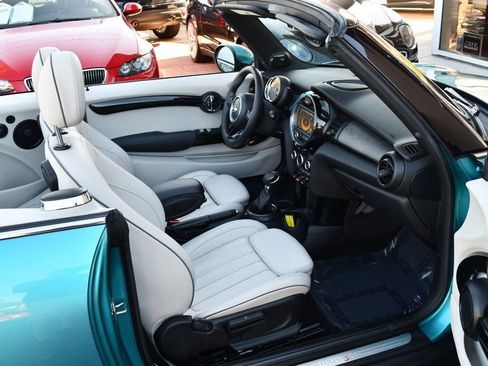 Used 2017 MINI Cooper S image 19