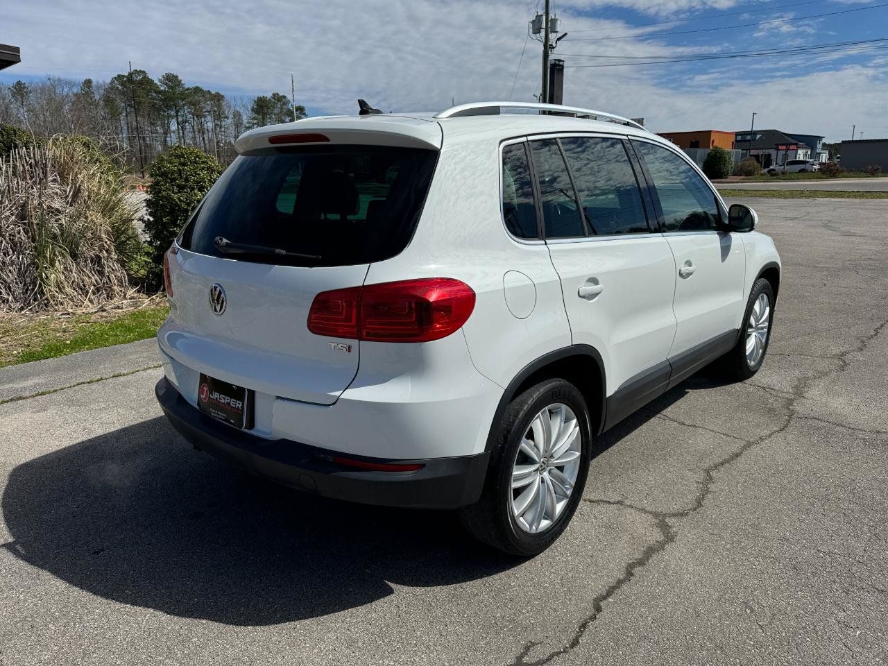 Used 2016 Volkswagen Tiguan SE FWD image 3
