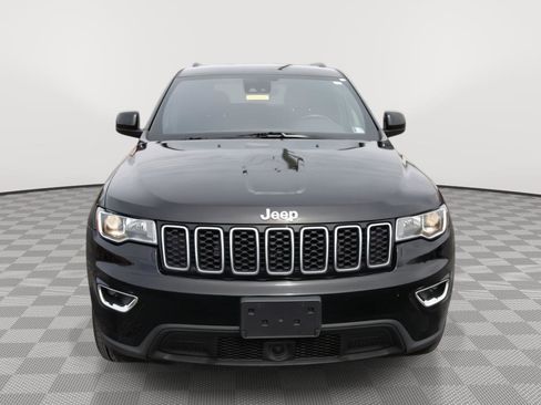 Used 2021 Jeep Grand Cherokee Laredo image 2