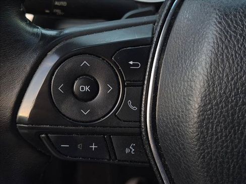 Used 2018 Toyota Camry SE w/ Audio Package FWD image 13