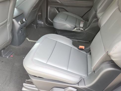 New 2026 Ford Explorer Active w/ Active Comfort Package AWD/4WD image 10