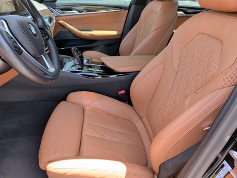 Used 2023 BMW 530i w/ Premium Package RWD image 26