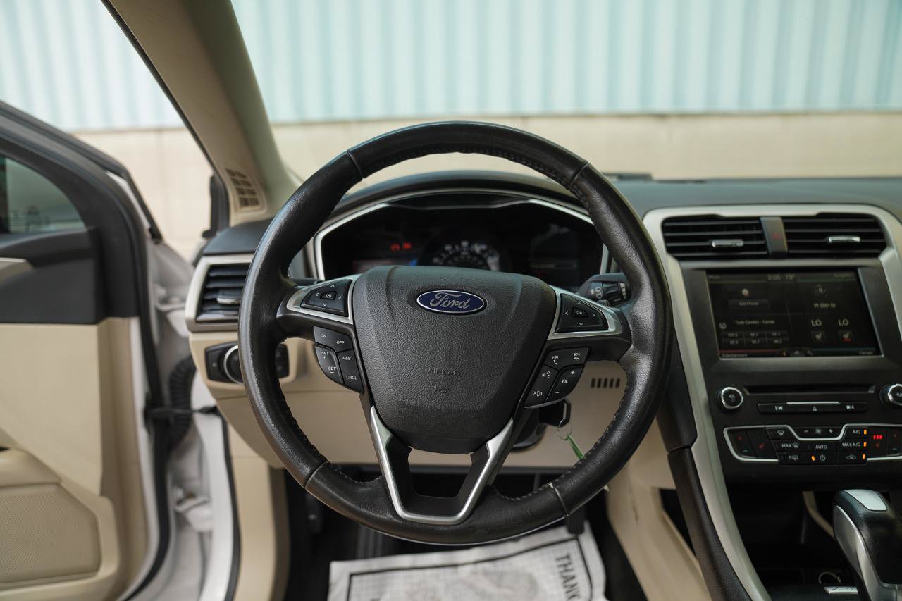 Used 2016 Ford Fusion SE w/ Equipment Group 202A AWD/4WD image 36