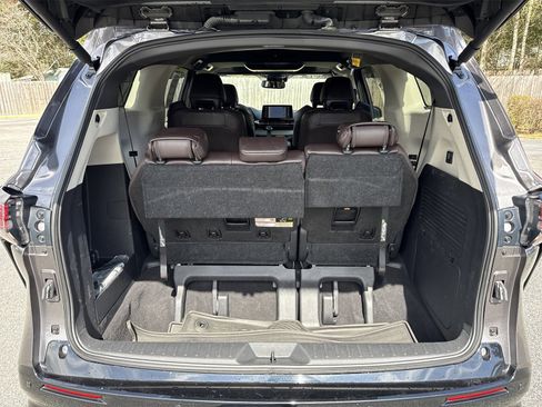 Used 2023 Toyota Sienna Platinum image 40