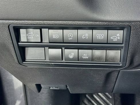 Used 2024 Toyota Tundra Platinum AWD/4WD image 10