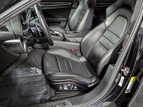 Used 2021 Porsche Panamera GTS image 18