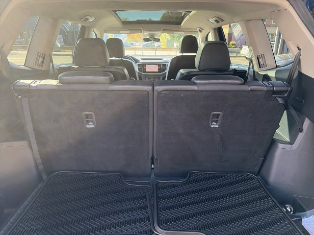 Used 2019 Volkswagen Atlas SEL R-Line AWD/4WD image 24