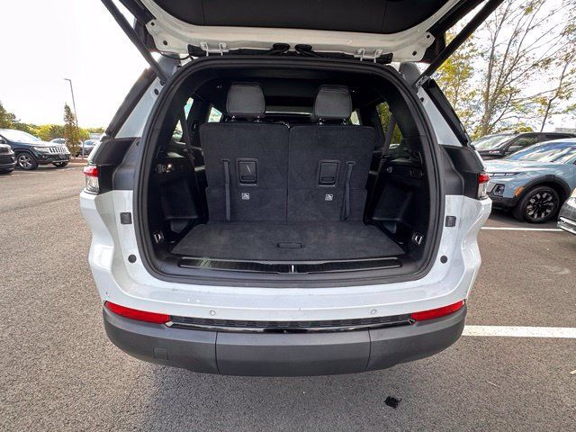 Used 2023 Jeep Grand Cherokee L Altitude AWD/4WD image 16