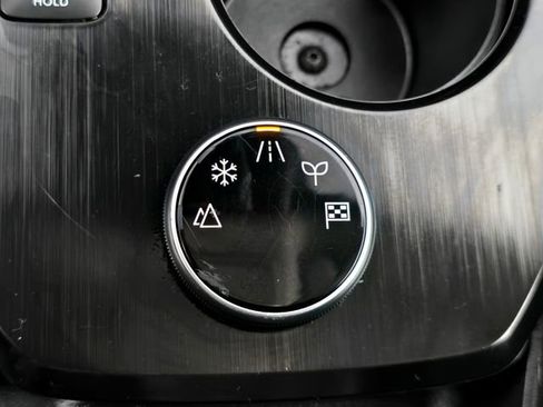 Used 2024 Nissan Rogue SV image 17