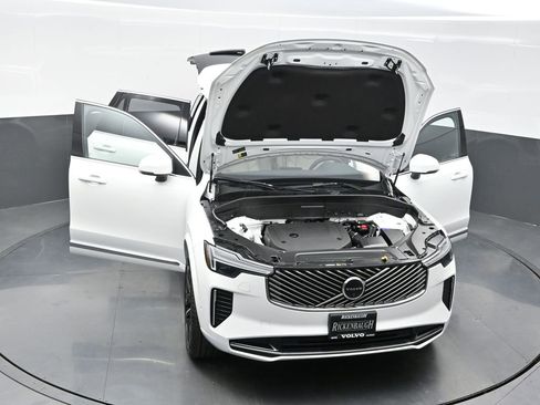 New 2026 Volvo XC90 B6 Plus w/ Protection Package Premier image 37