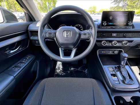 Used 2025 Honda CR-V LX image 8