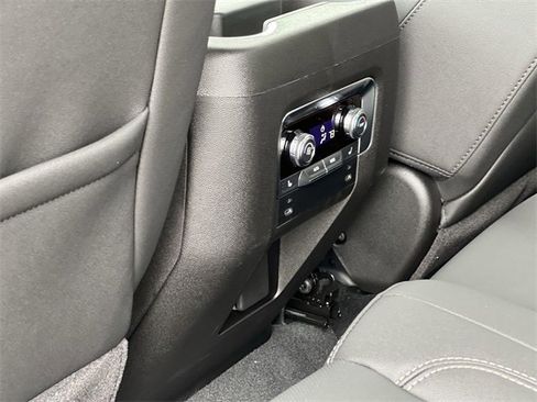 New 2026 GMC Yukon Elevation image 27