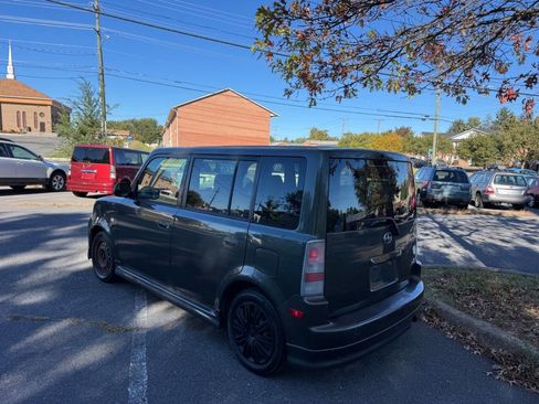 Used 2005 Scion xB image 10