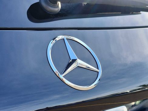 Used 2021 Mercedes-Benz GLC 300 4MATIC image 28