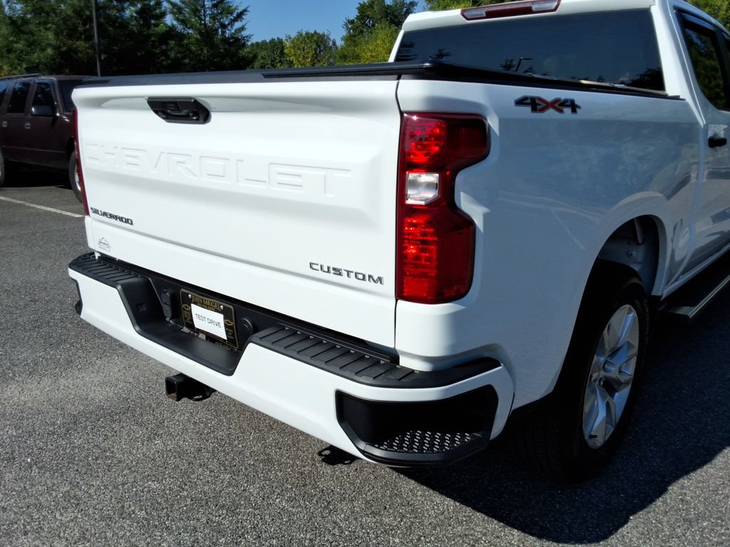 Certified 2025 Chevrolet Silverado 1500 Custom AWD/4WD image 16