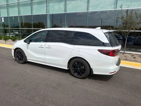 Used 2023 Honda Odyssey Sport image 9