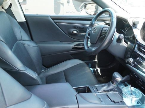 Used 2022 Lexus ES 350 w/ Premium Package FWD image 9