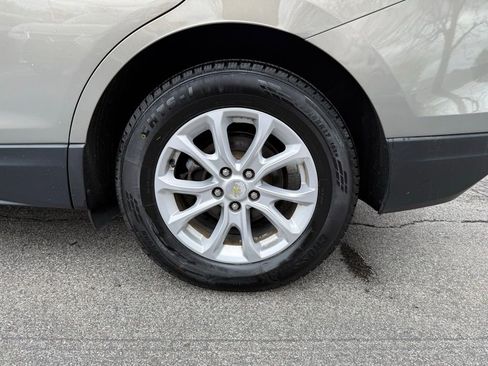 Used 2018 Chevrolet Equinox LT w/ LPO, Floor Liner Package FWD image 25