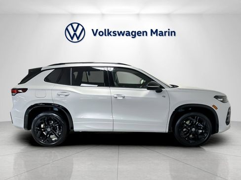New 2026 Volkswagen Tiguan SE R-Line image 6