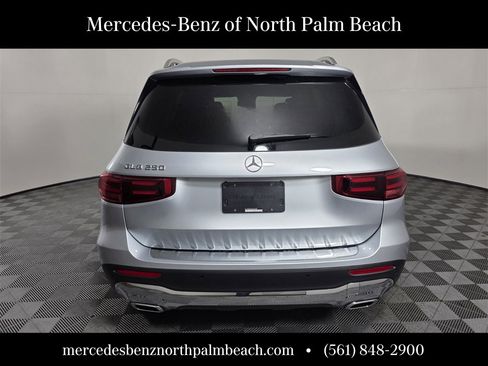 Used 2025 Mercedes-Benz GLB 250 image 5