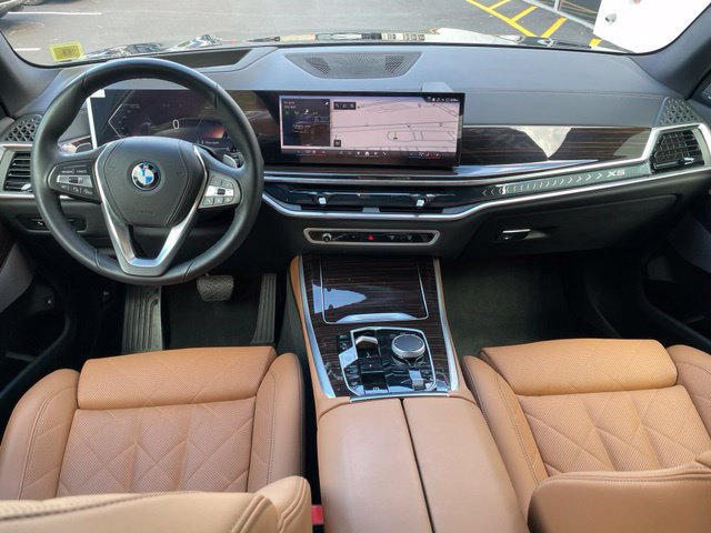Used 2026 BMW X5 xDrive50e AWD/4WD image 11