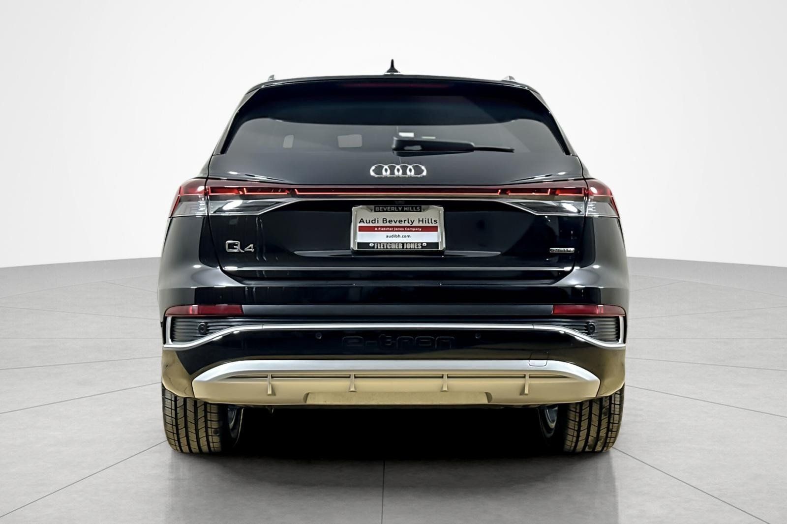 Certified 2023 Audi Q4 e-tron Premium w/ Convenience Package AWD/4WD image 4