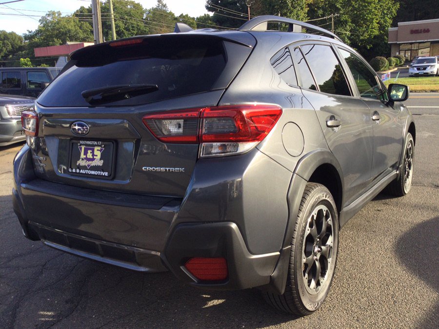 Used 2021 Subaru Crosstrek 2.0i Premium AWD/4WD image 8