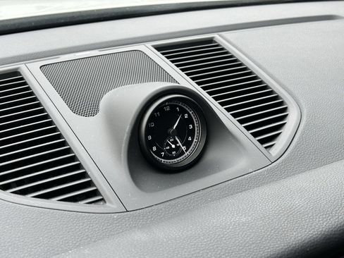 Certified 2025 Porsche Macan image 25