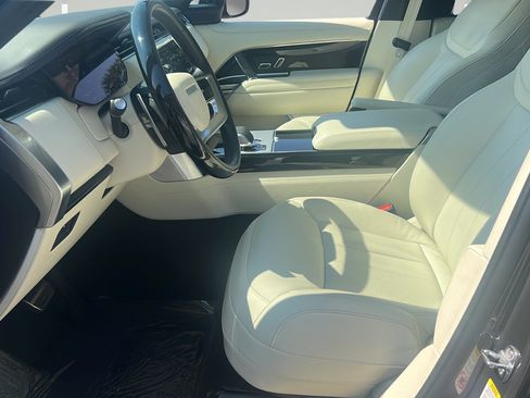 Used 2025 Land Rover Range Rover Autobiography AWD/4WD image 5
