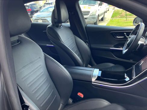 Used 2023 Mercedes-Benz C 300 Sedan image 9