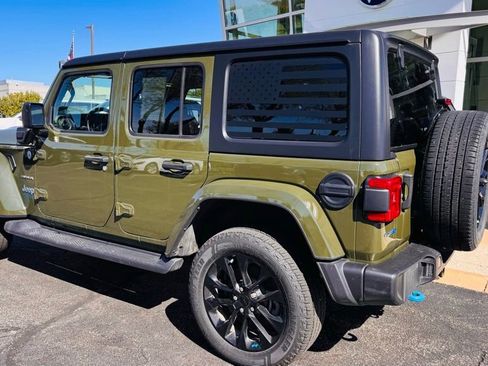Used 2022 Jeep Wrangler Unlimited Sahara w/ Cold Weather Group AWD/4WD image 4
