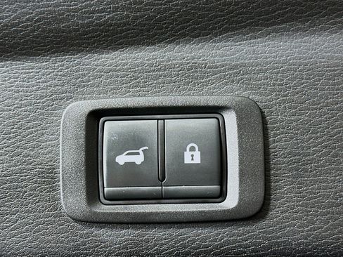 Used 2024 Mitsubishi Outlander SE image 31