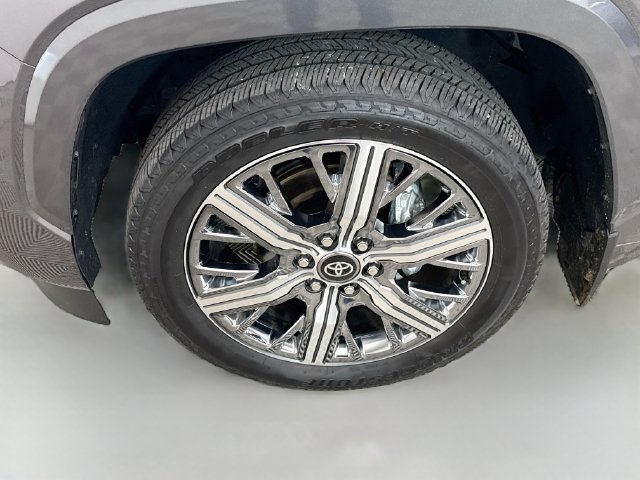 Used 2026 Toyota Sequoia Capstone AWD/4WD image 33