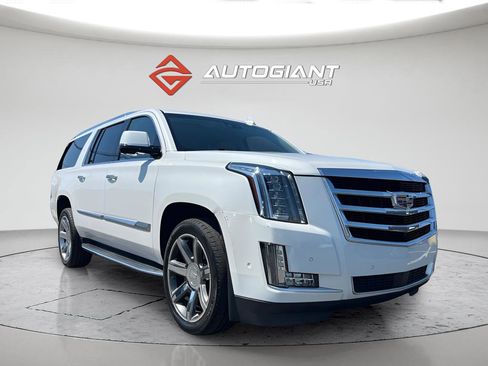 Used 2020 Cadillac Escalade ESV Premium Luxury AWD/4WD image 11
