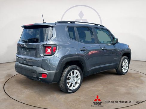 Used 2023 Jeep Renegade Latitude w/ Premium Group AWD/4WD image 3
