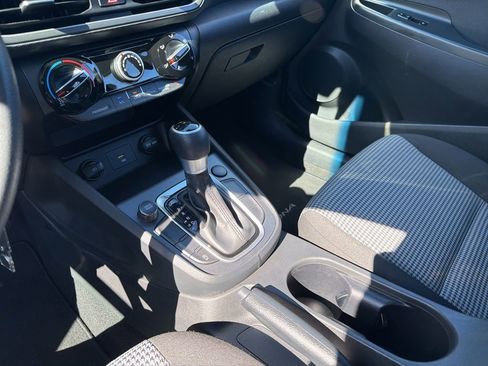 Used 2022 Hyundai Kona SE w/ Cargo Package image 21