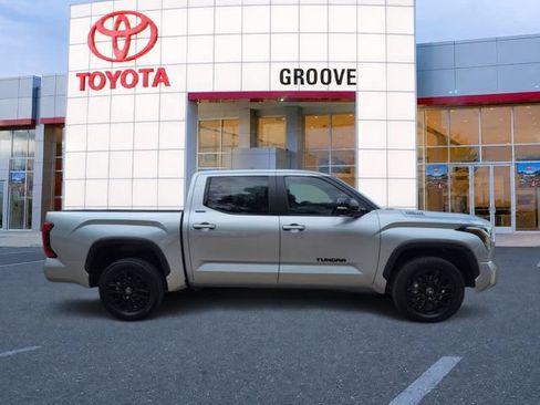Used 2025 Toyota Tundra Limited AWD/4WD image 7