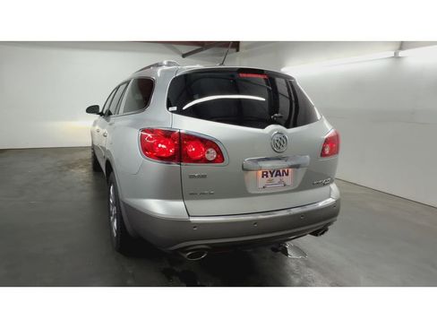 Used 2011 Buick Enclave CXL image 7