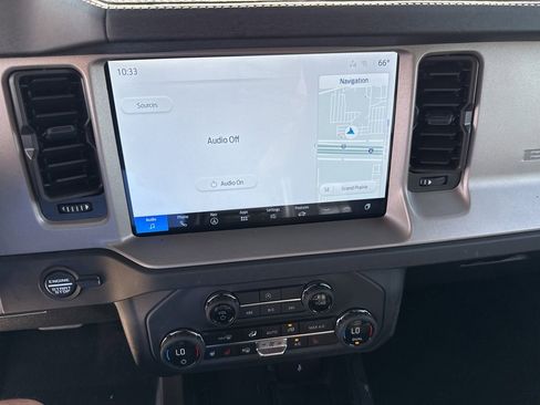 Used 2025 Ford Bronco Outer Banks image 24