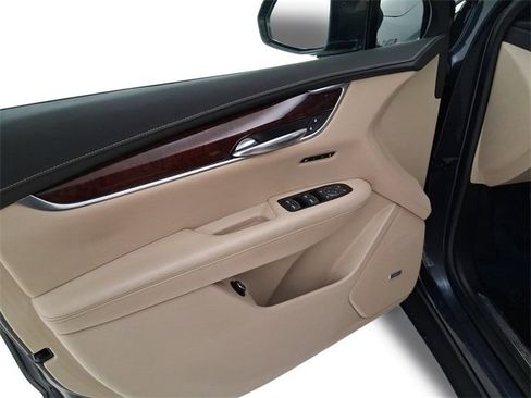 Used 2019 Cadillac XT5 Luxury image 13