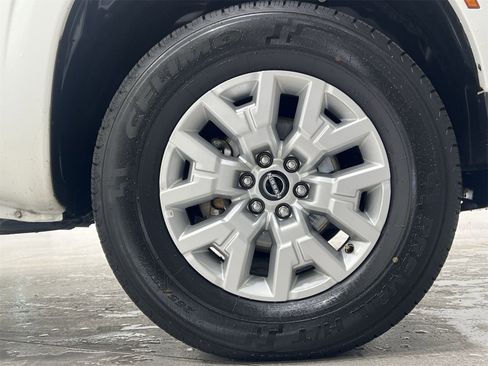Used 2023 Nissan Frontier SV image 10