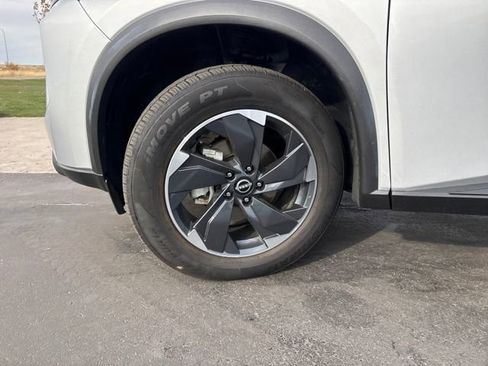 Used 2024 Nissan Rogue SV image 26