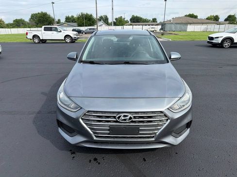 Used 2019 Hyundai Accent SE FWD image 2
