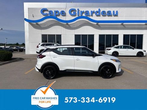 Used 2024 Nissan Kicks SR image 1