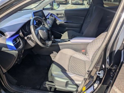 Used 2021 Toyota C-HR XLE image 14