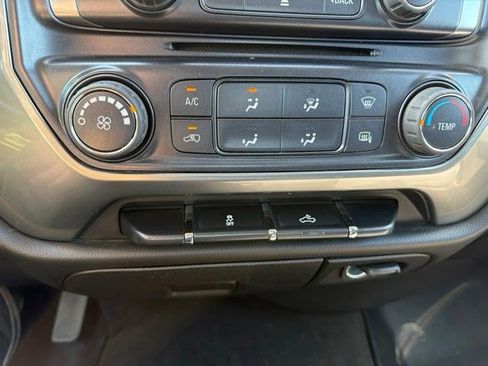 Used 2018 Chevrolet Silverado 1500 LT w/ Trailering Package AWD/4WD image 16