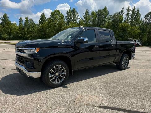 Used 2023 Chevrolet Silverado 1500 LT AWD/4WD image 4