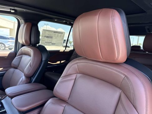 New 2026 Lincoln Navigator Reserve AWD/4WD image 23