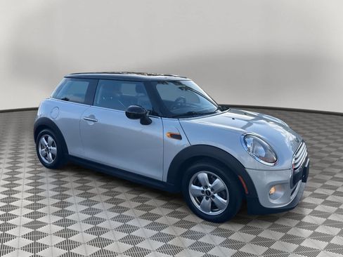 Used 2014 MINI Cooper 2-Door Hardtop image 3
